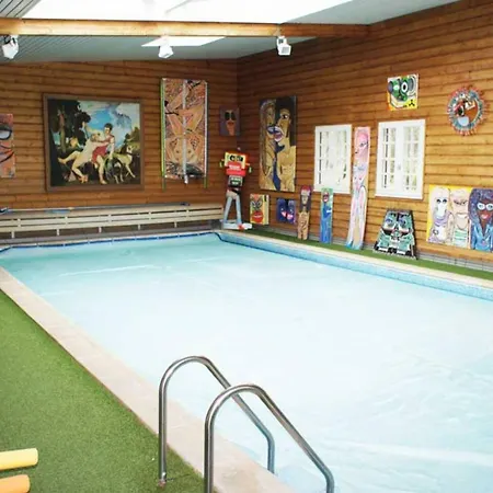 De 5 Avec Piscine Interieure Sauna Et Terrasse A Renneville