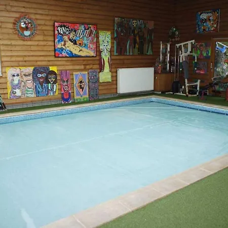 De 5 Avec Piscine Interieure Sauna Et Terrasse A Renneville Renneville (Eure)