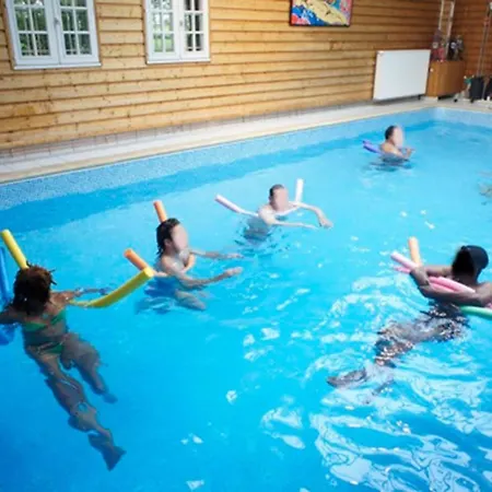 Villa De 5 Avec Piscine Interieure Sauna Et Terrasse A Renneville *