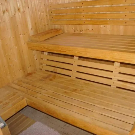 Villa De 5 Avec Piscine Interieure Sauna Et Terrasse A Renneville *