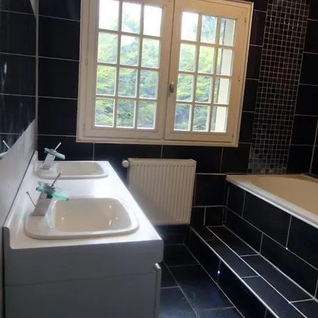 De 5 Avec Piscine Interieure Sauna Et Terrasse A Renneville * Renneville (Eure)
